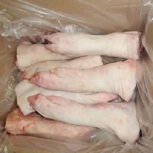 Brazilian pork front feet