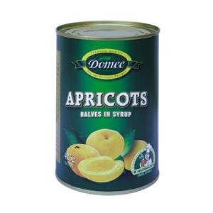 Canned apricot in syrup