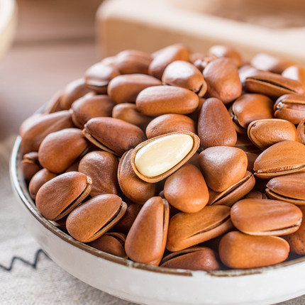 Bulk pine nuts in shell/without shell