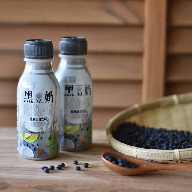 Taiwan 300ml soft drink plastic bottle black soy milk