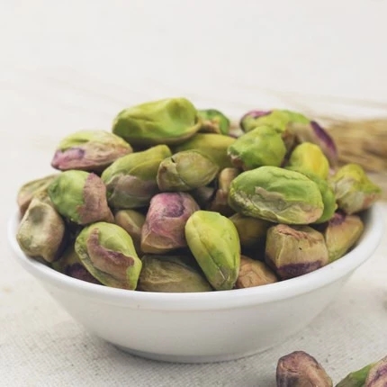 Factory wholesale cheap price raw pistachio nuts without shell with good quality