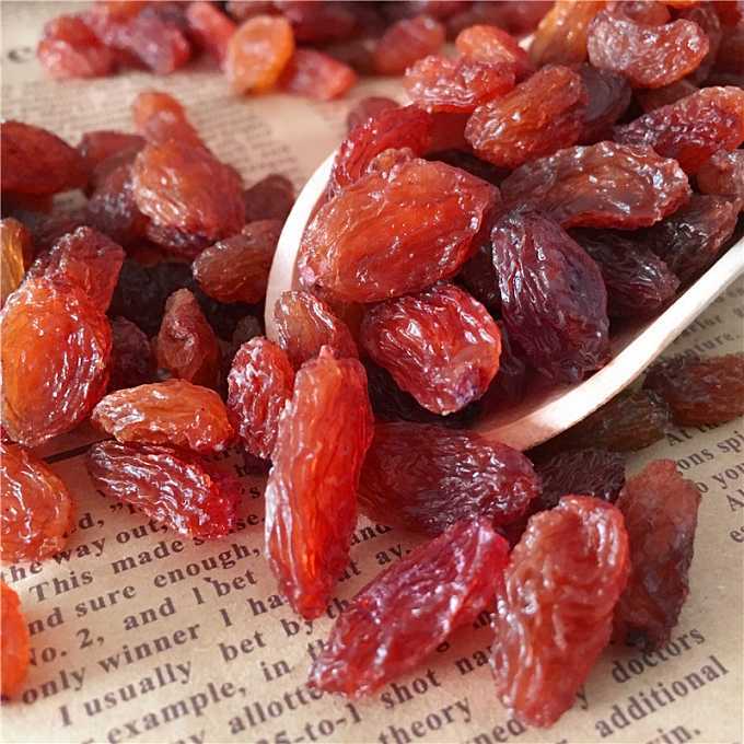 Xinjiang  factory wholesale fruit sun dried red raisin