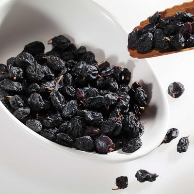 Xinjiang  factory wholesale fruit sun dried red raisin