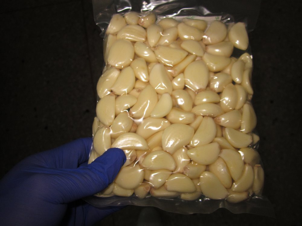 Vacuum Packed Peeled Garlic Cloves,China price supplier 21food