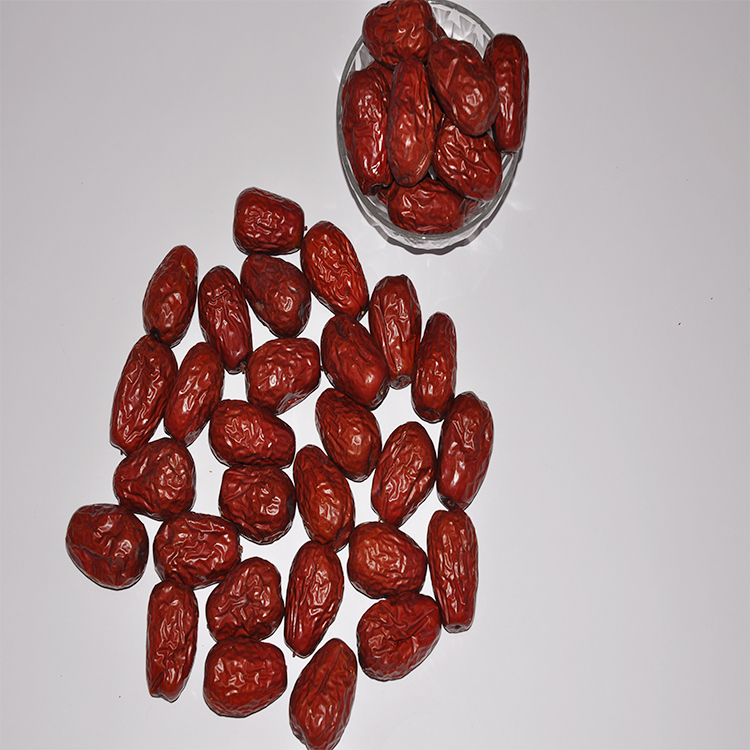 good color xinjiang fresh dried walnut and red date