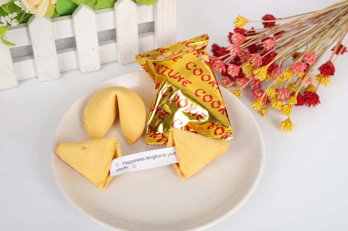 Meaningful custom fortune cookie with text fun snacks