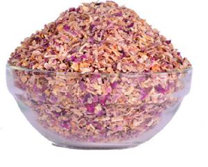 Dehydrated red onion flakes