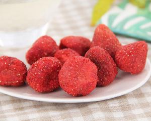 Cheap price sweet frozen dried strawberry  in loose wholesale