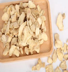 Dehydrated  ginger  flakes and  sliced  whole  ginger   dry  split  ginger 