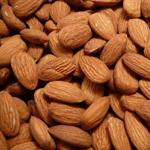 Grade A Almond Nuts / Raw Natural Almond Nuts / Organic Bitter Almonds