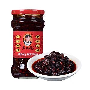 Wholesale chinese famous Laoganma chilli sauce chilli paste hot pepper soya bean oil pickled chili oil