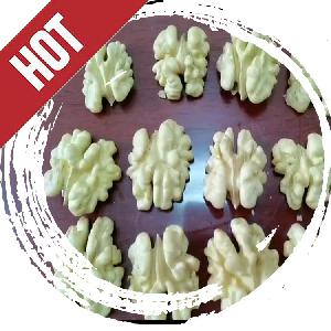 2020 Xinjiang Chinese cheap red walnuts kernel light halves