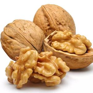 light colour halves chandler bulk walnuts in shell