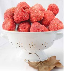 Organic dried fruit Freeze-dried strawberries