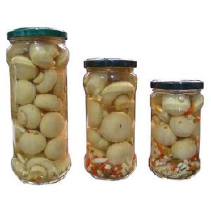To cook preservation canned fresh whole button mushroom in brine