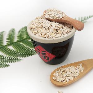 rolled oats flake instant breakfast eaten directly after being mixed with boiling water