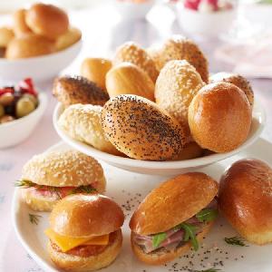 Garnish-ready Brioche Rolls