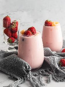 Natural foaming strawberry milk shake
