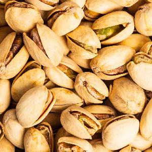 dried pistachio nuts