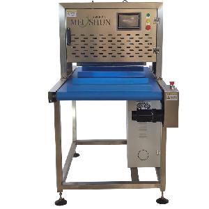 Ultrasonic sandwich cake cutting machine flow line